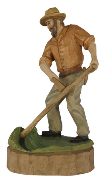 Farmer with scythe, coloured, 16 cm, carved by Schnitzkunst aus dem Erzgebirge